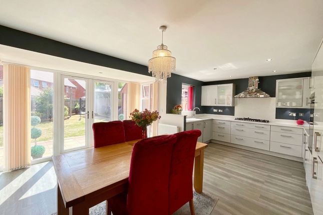 4 Aurora Gardens, Stoke-On-Trent photo 2