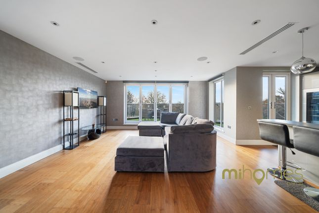 Flat for sale in Murano House, Cockfosters Road