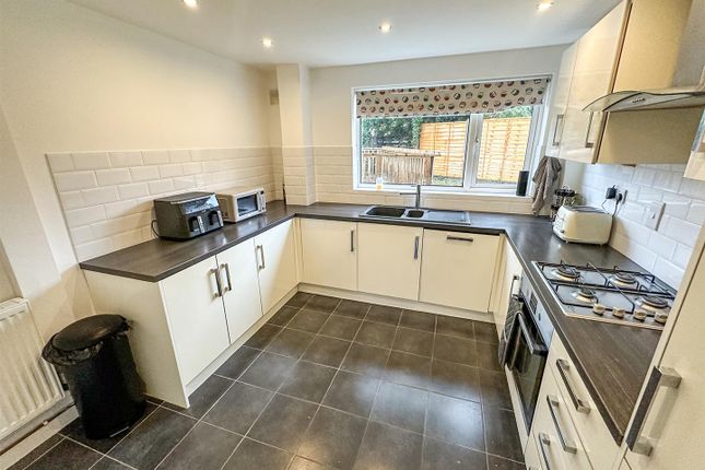 43, Ollerton Walk, Corby photo 2