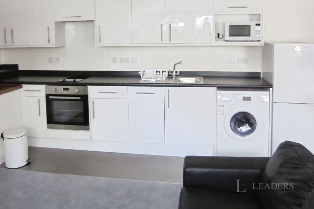 Flat 2, 15, Fitzwilliam Road, Cambridgeshire photo 4