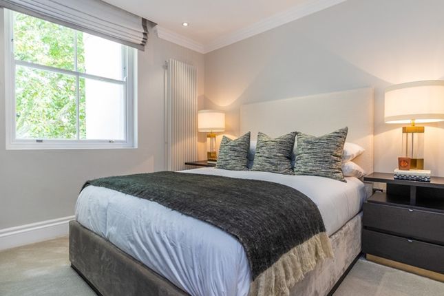 Flat to rent in Kensington Gardens Square, London