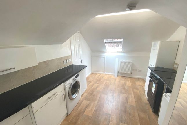 Flat 3, Watling Street, Radlett photo 3