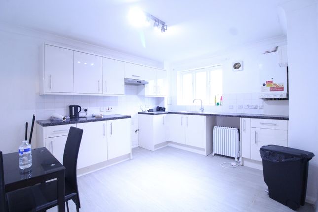 Flat to rent in Ringlet Close, London