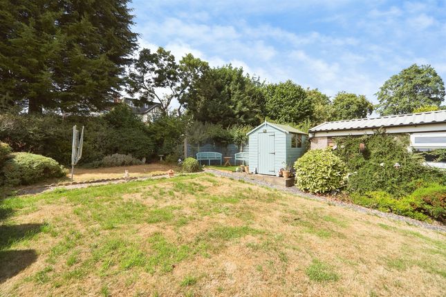 26, Fearnville View, LEEDS photo 4