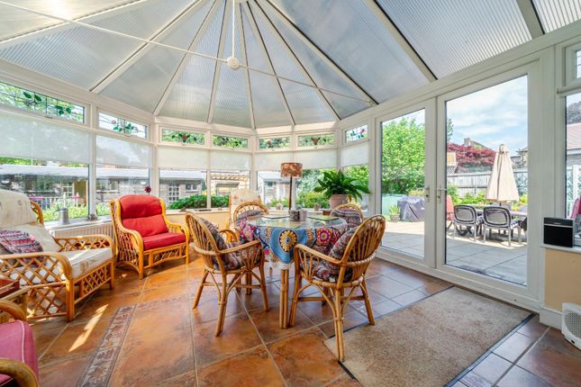 6, Mulberry Lane, Drayton photo 5