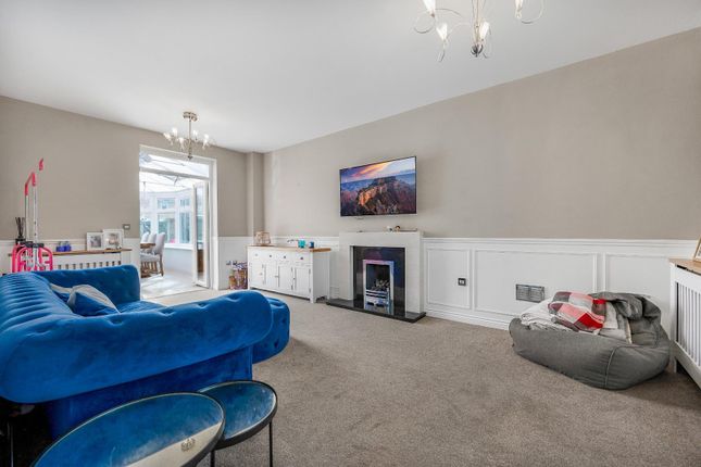 19, Wilkes Way, Dunmow photo 2
