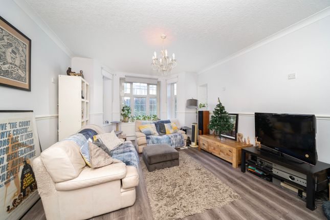 Flat for sale in Moreland Court, Finchley Road, London