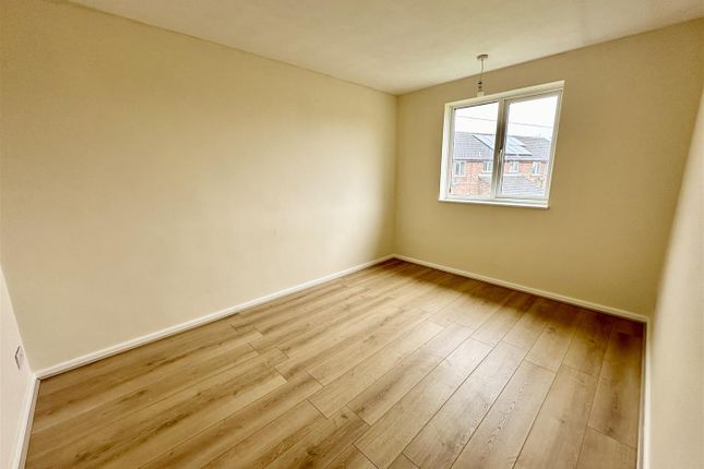 Terraced house to rent in Neville Road, Sutton, Norwich