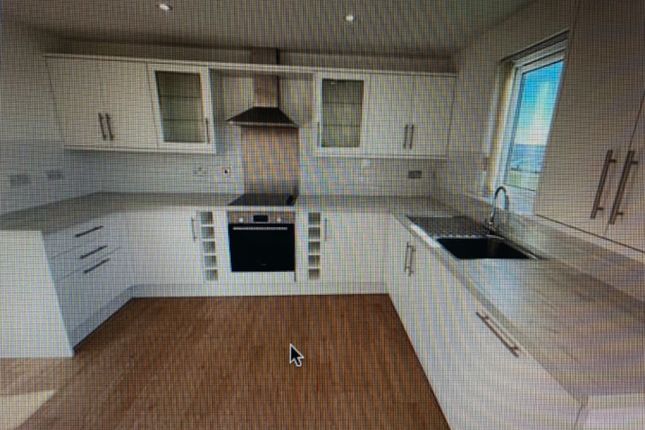 Flat to rent in Pentre Doc Y Gogledd, Llanelli, Carmarthenshire SA15