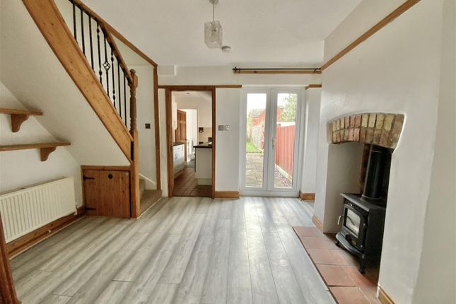 16, Patricks Lane, Deanshanger photo 4