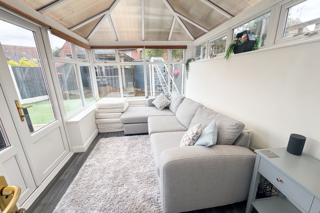 16, Ovaldene Way, Stoke-on-Trent photo 4