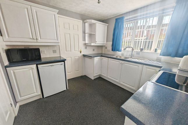 3, Highgate Close, Crewe photo 3