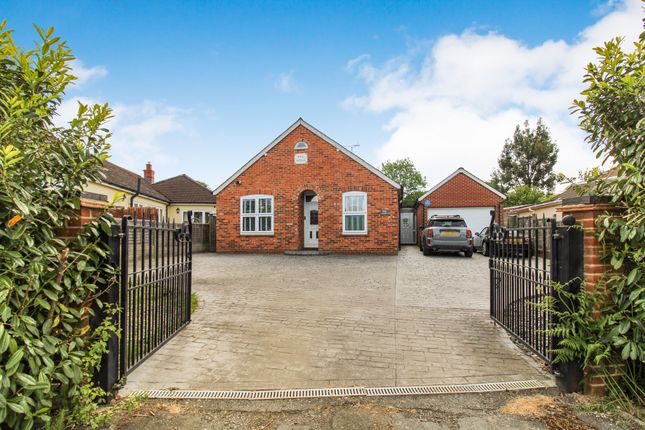 Thumbnail Detached house for sale in Hamesmoor Road, Camberley