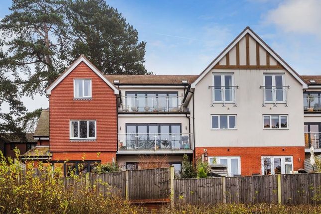 Thumbnail Flat for sale in Mulberry Heights, Dorking