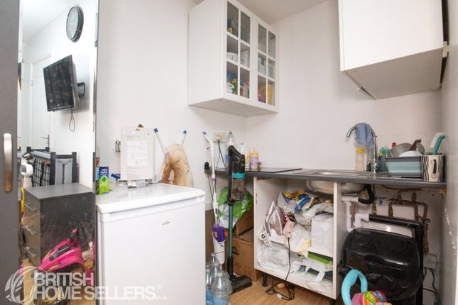 30, Wickstead Avenue, Bedfordshire photo 3