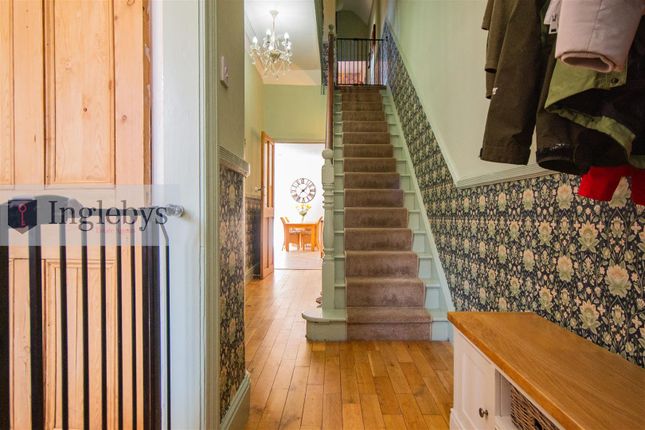 35, Leven Street, Saltburn-By-The-Sea photo 2