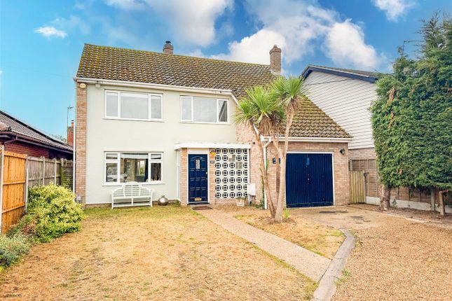 4-bed detached on 105, Point Clear Road, Point Clear, £435,000