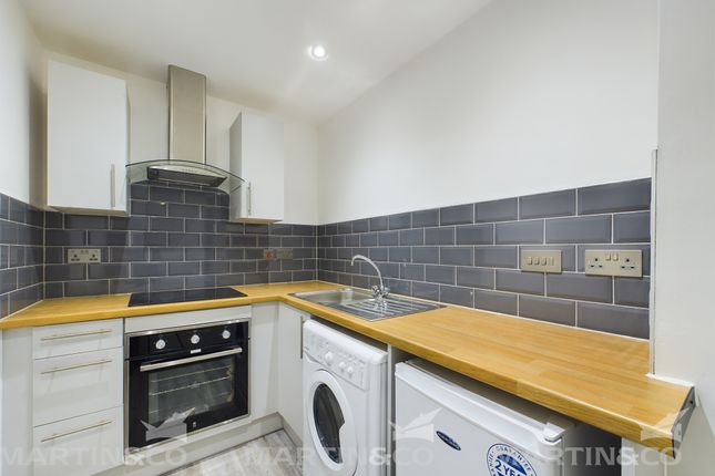 Cam02406G0-Pr0261-Still004