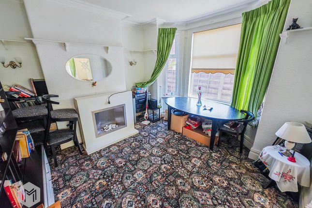 27 Baxter Road, Sale photo 4