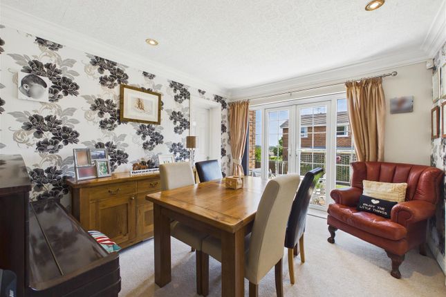 4, Morley Close, Dronfield Woodhouse photo 3