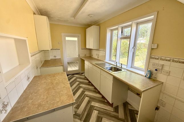5, Winecross Cottages, Fareham photo 2