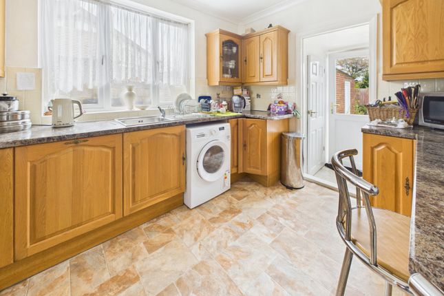 1, Glenavon Gardens, Berkshire photo 3