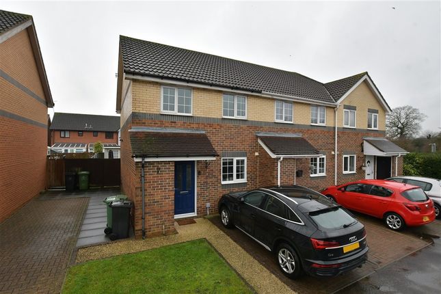 2-bed terraced on Scott Drive, Wickford, £365,000