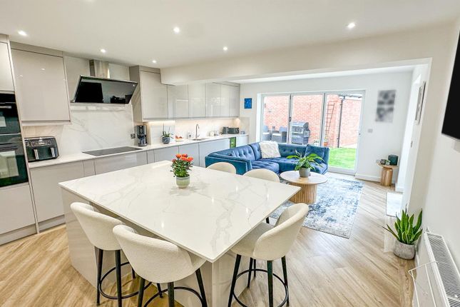 6, Ullswater Close, Corby photo 2