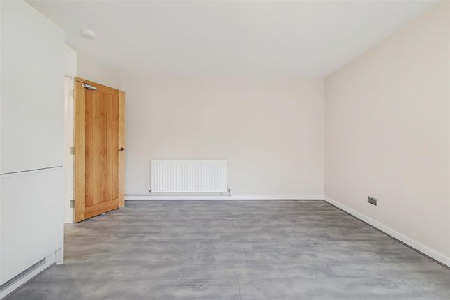 Flat to rent in South Park Road, Wimbledon, London