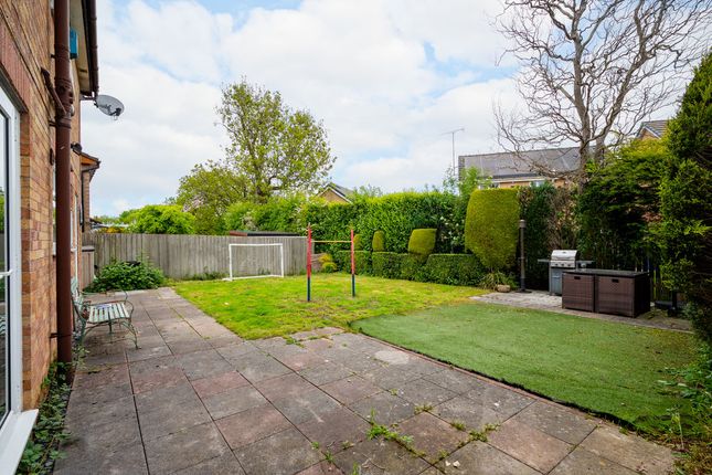 11, Sandstone Avenue, Chesterfield photo 4
