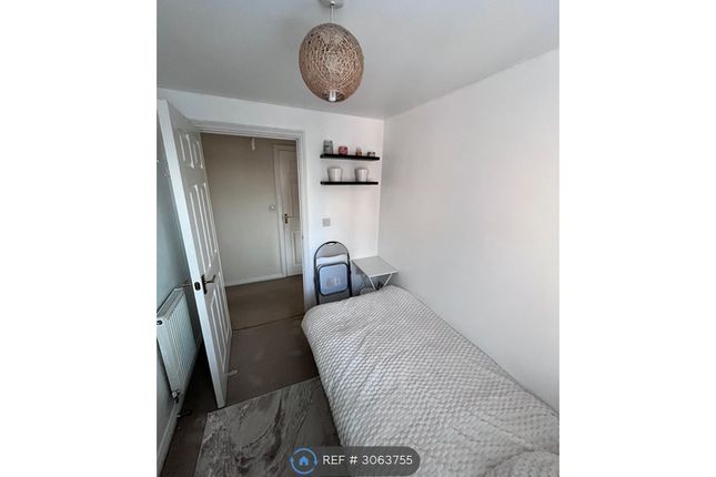 Lapwing House, Capstan Drive Rainham, London photo 2