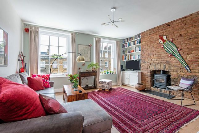 Flat C, 16, Chadwell Street, London photo 2