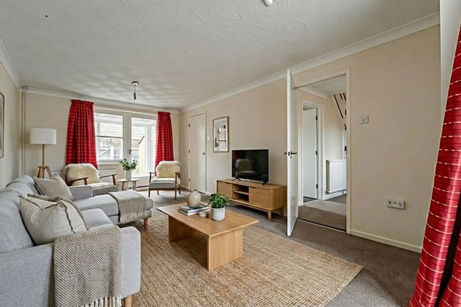 3 Holly Court, Swaffham photo 2