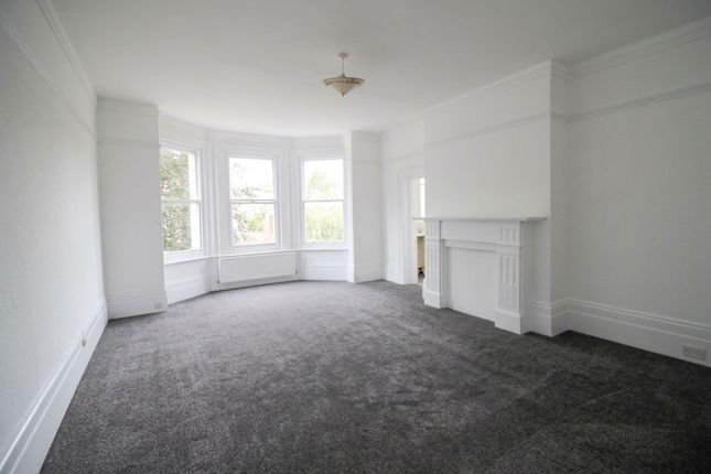 Flat 4, 5 Spencer Road, Eastbourne photo 2