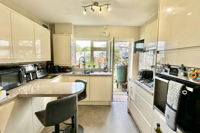 43, Austen Way, Hastings photo 3
