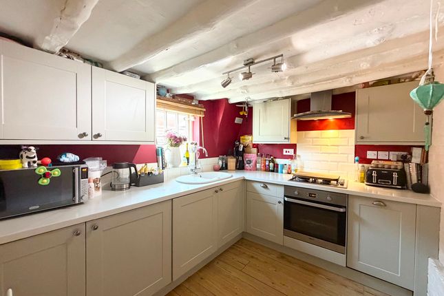 Bluebell Cottage, 51A West Street, Farnham photo 3
