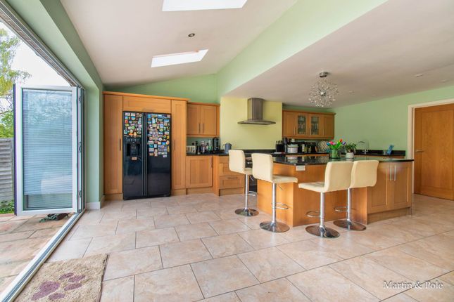 75, Redhatch Drive, Reading photo 4