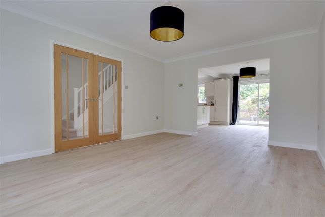 8, Grafton Gardens, Lymington photo 4