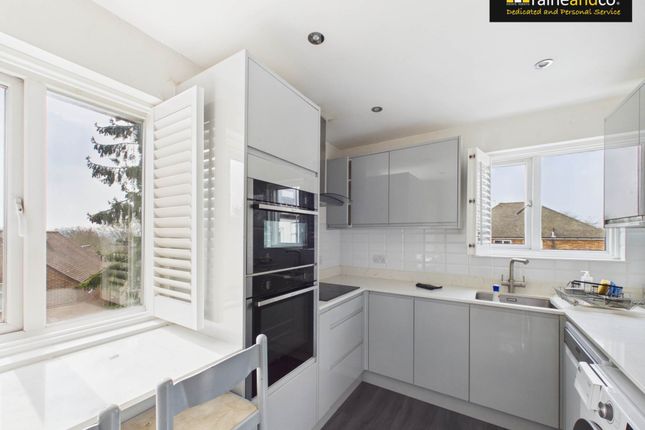 73, Church Road, Potters Bar photo 4