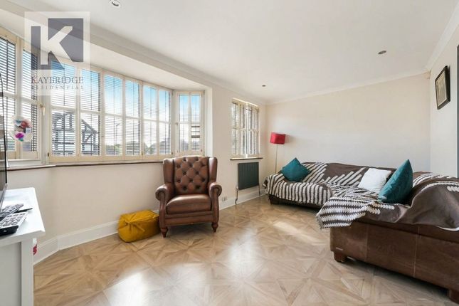 1 Waverley Road, Epsom photo 2
