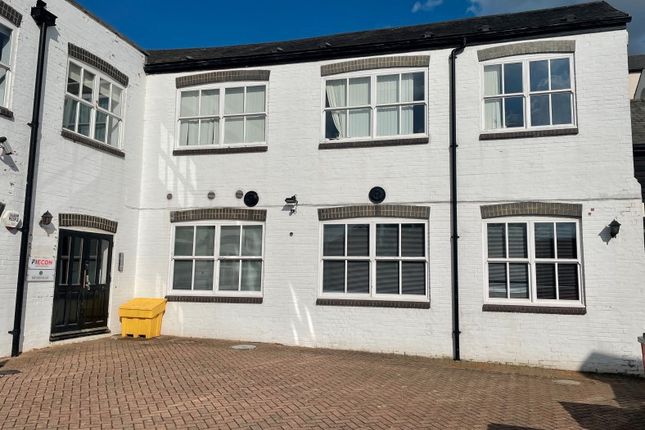 Office to let in 2 College Yard, Lower Dagnall Street, St. Albans, Hertfordshire