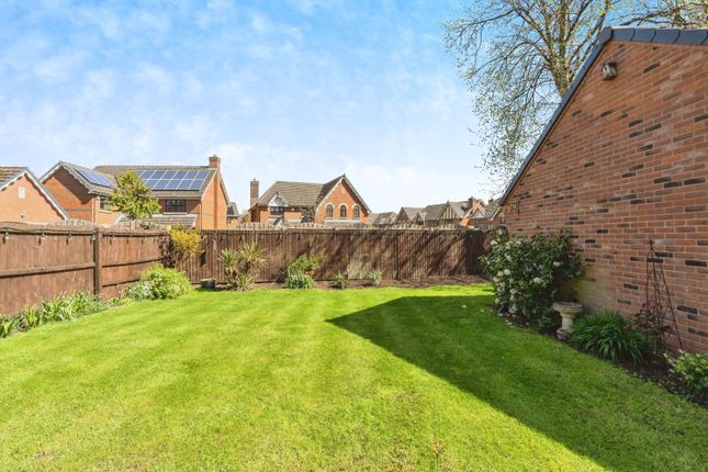 8, Bowfell Grove, Warrington photo 2