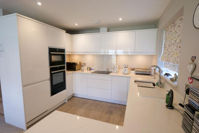 7, Stock Dove Close, Preston photo 4