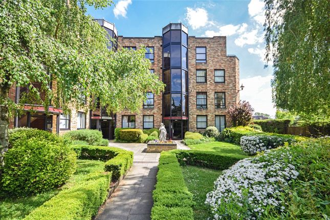 Flat to rent in Midsummer Court, Manhattan Drive, Cambridge CB4