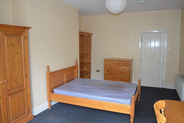 North Terrace, Newcastle Upon Tyne photo 5