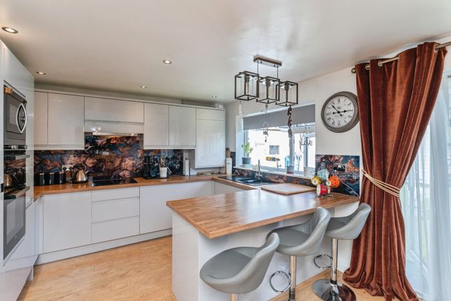 17, Princes Drive, Flintshire photo 2