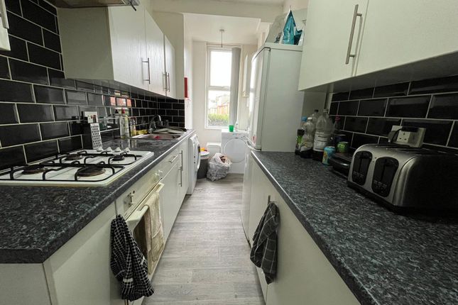 Royal Park Grove, Leeds photo 4