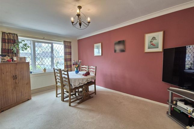 21 Castle Rock Drive, Coalville photo 4