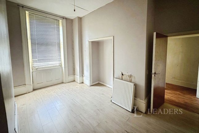 Flat 2, 25, Upperton Gardens, East Sussex photo 2