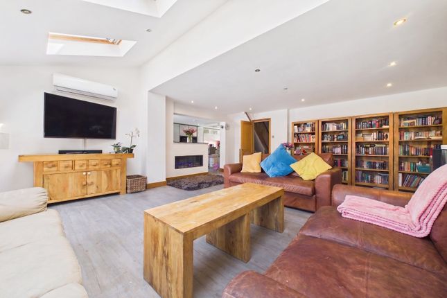 3, Fieldway, Wokingham photo 4